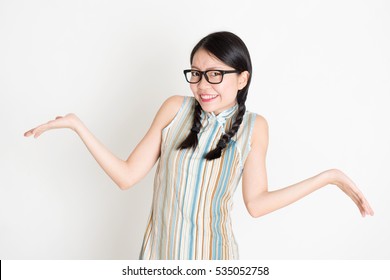 https://image.shutterstock.com/image-photo/portrait-young-asian-girl-traditional-260nw-535052758.jpg