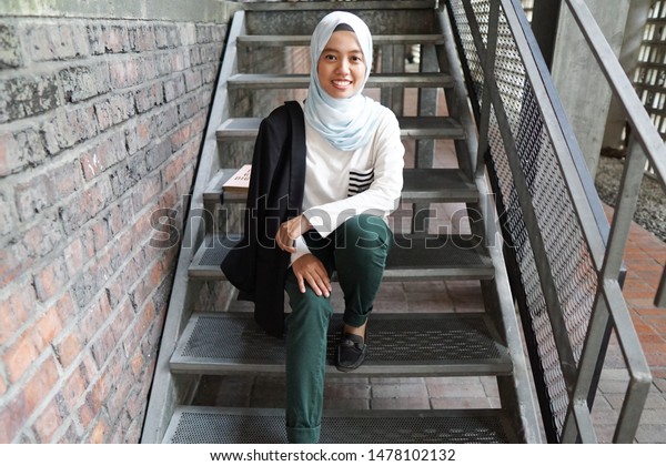 smart casual hijab