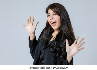 1 Working balck girl thumbs up Images, Stock Photos & Vectors ...