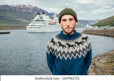 150 Fisherman Beanie Images, Stock Photos & Vectors | Shutterstock