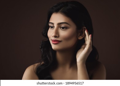 Portrait Young Rich Indian Woman Beautiful Stock Photo 1894956517 ...