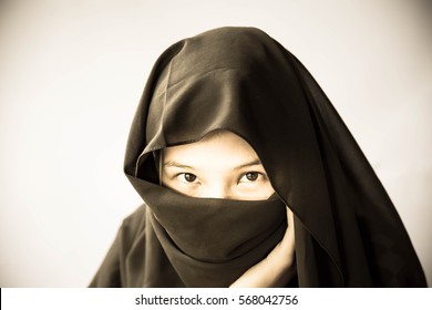 Portrait of a young woman looking to camera,Immigrant,Vintage sepia