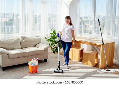 13,921 Window vacuum cleaner Images, Stock Photos & Vectors | Shutterstock