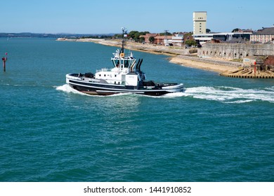 Portsmouth, Hampshire, UK July 4 2019 Tog Boat SD Tempest Leaving The Port