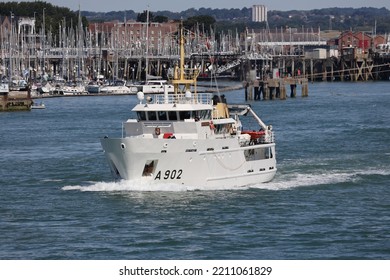 PORTSMOUTH, UK – 15TH JUL 2022: The Royal Netherlands Navy Training Ship HNLMS VAN KINSBERGEN Leaves The Naval Base After A Four Day Visit