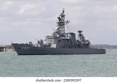 PORTSMOUTH, UK – 25TH JUN 2022: The Japanese Maritime Self Defence Force Training Ship JS SHIMAKAZE Leaves The Naval Base