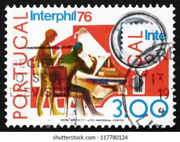 PORTUGAL - CIRCA 1974: a stamp printed in the Portugal shows Stamp Collectors, Interphil 76, International Philatelic Exhibition, Philadelphia, circa 1974