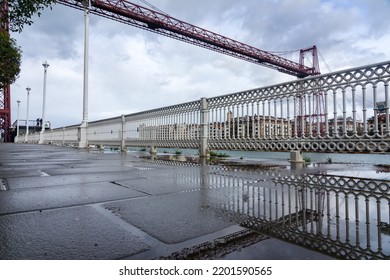 PORTUGALETE, SPAIN - FEBRUARY 14, 2022: Vizcaya Suspension Bridge In The Nervión Estuary Between Getxo And Portugalete, Basque Country, Spain.