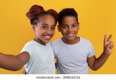 Twins Selfie Images Stock Photos Vectors Shutterstock
