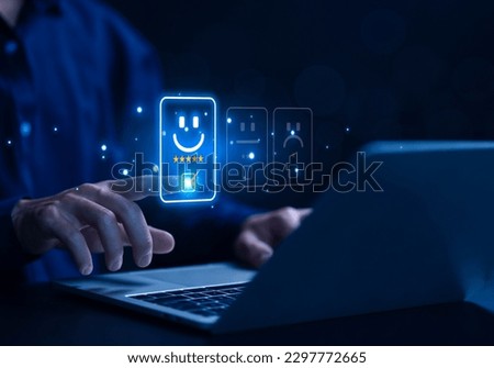 positive customer reviews touch the happiness icon and a five-star smiley face. Satisfaction survey concept, opinions, customer service The best response from the user experience of the prod Stockfoto © 
