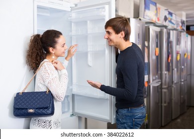 2,107 Happy family refrigerator Images, Stock Photos & Vectors ...