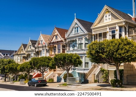 The postcard row of painted ladies is a classic photo motif in San Fransisco, USA