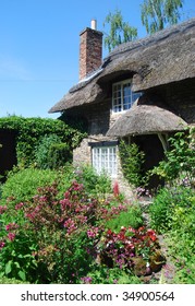 Postcard View Of English Thatched Cottage Garden