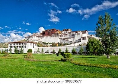 Potala Palace In Lhasa, Tibet