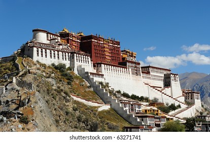 Potala Palace In Lhasa, Tibet