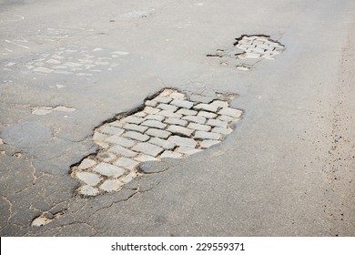 8,256 Pothole Repair Images, Stock Photos & Vectors | Shutterstock