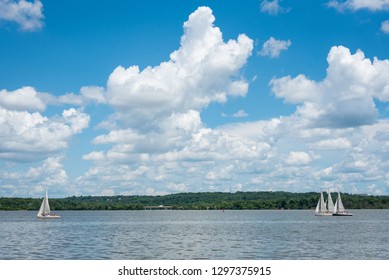 The Potomac River, Seen From The Mount Vernon Trail In Alexandria, Virginia