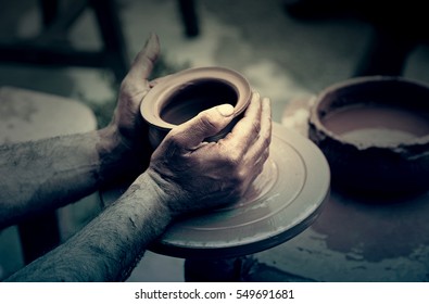 55,001 Potters hands Images, Stock Photos & Vectors | Shutterstock