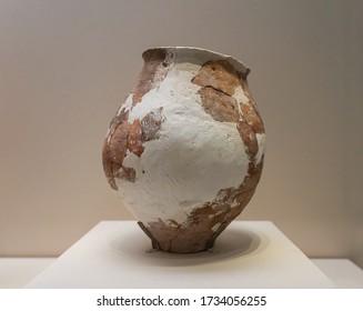 Pottery Jar. Ancient China Karuo Culture (c. 3300-2100 BC). Unearthed at Karuo, Qamdo, Tibet Autonomous Region, 1978