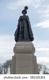 POUNDBURY, DORSET, UK: FEBRUARY 16 2018: Statue Of The Queen Mother Which Stands In The Central Square Of Poundbury.