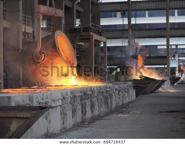 Pouring Hot Ferro-silicon for\
ingot shape ,then cooled and crushed into pieces of variable size\
