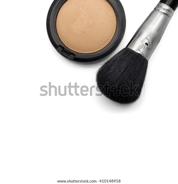 what brush to use for pressed powder