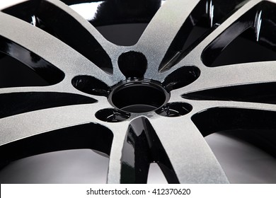 Powder coating of black wheel disk