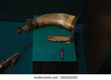 Powder Flask And Capsule Holder For Antique Pistols