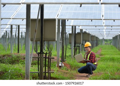 Power Electrical Engineer Use a notebook computer His to work Solar energy