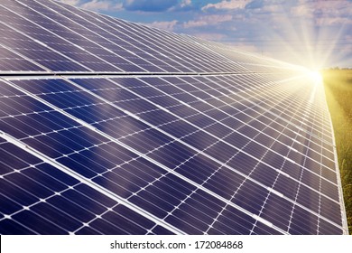 Power Plant Using Renewable Solar Energy With Sun 