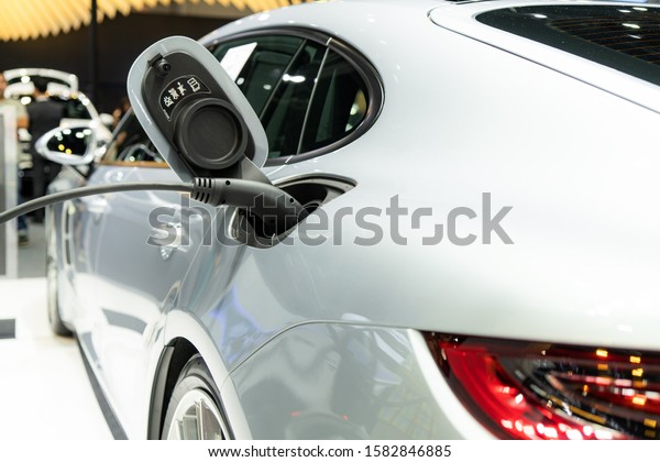 Power supply
connect to electric vehicle for charge to the battery. Charging
technology industry transport which are the futuristic of the
Automobile. EV fuel Plug in hybrid
car.