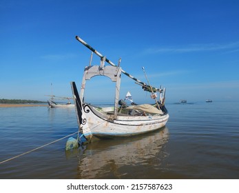 The powerful small boat for the coastal communities prosperity