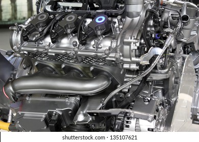 Powerful V6 Car Engine New Technology