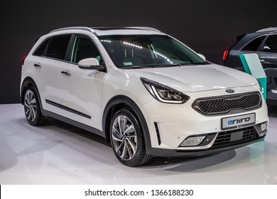 Kia Niro Photos, Images and Pictures