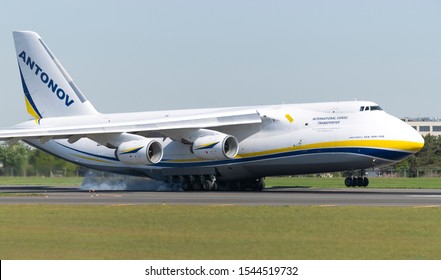 3,073 Antonov airlines Images, Stock Photos & Vectors | Shutterstock