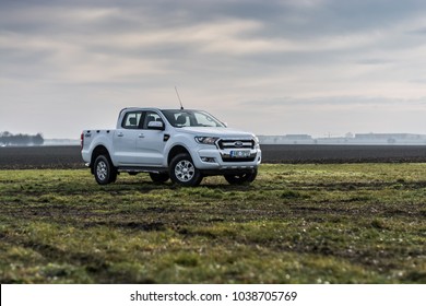 Imágenes Fotos De Stock Y Vectores Sobre New Pick Up Truck