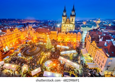 Immagini Di Praga A Natale.Praga Natale Immagini Foto Stock E Grafica Vettoriale Shutterstock