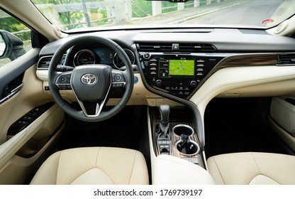 297 Toyota camry speedometer Images, Stock Photos & Vectors | Shutterstock