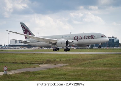 Prague, Czechia - 28th September 2021 - Landing Of Boeing 787 Dreamliner By Qatar Airlines At Václav Havel International Airport In Prague