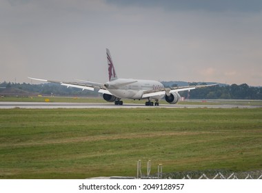 Prague, Czechia - 28th September 2021 - Landing Of Boeing 787 Dreamliner By Qatar Airlines At Václav Havel International Airport In Prague