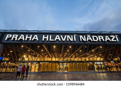 PRAGUE, CZECHIA - NOVEMBER 2, 2019: People Standing In Front Of The Entrance To Praha Hlavni Nadrazi Main Train Station, With Its Iconic Sign. It Is The Most Important Railway Station Of The City.

