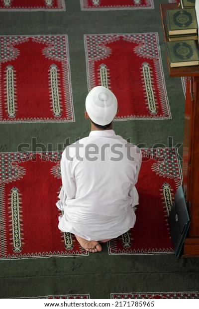 Prayers at Islamic\
Center, Male, Maldives