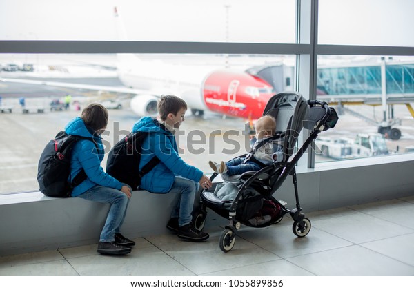 airport strollers