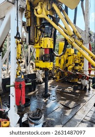 Precision and power — the top drive system at work. Heavy-duty performance for deep drilling operations in the oil and gas industry.