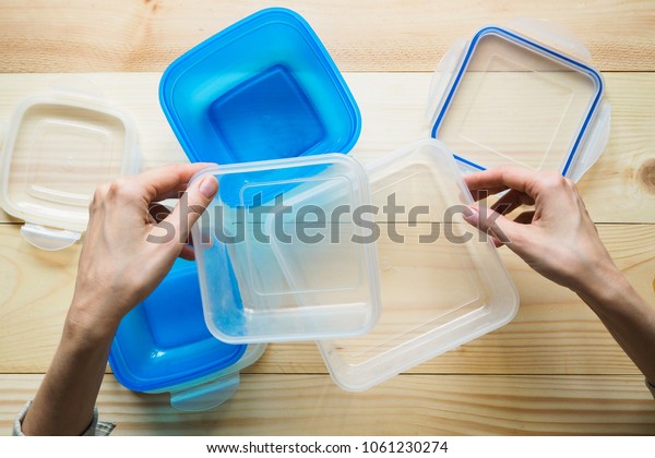  Preform for transportation and\
storage in plastic containers. Pie in a plastic container.\
