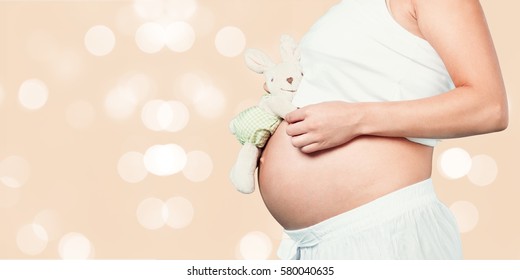 Pregnant. - Shutterstock ID 580040635