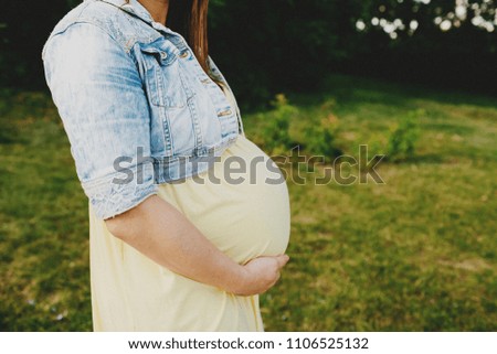 Similar – Foto Bild Schwangere Frau, die ihren Bauch streichelt.