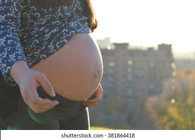 2,844 Pregnant belly button Stock Photos, Images & Photography