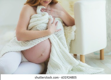 Pregnant woman - Shutterstock ID 631924805