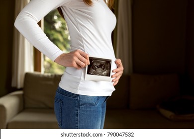 10,154 Small pregnant belly Images, Stock Photos & Vectors | Shutterstock